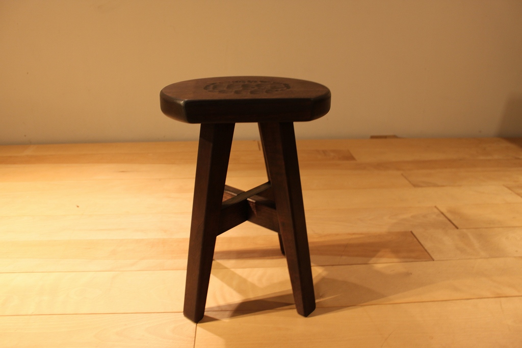 栗あずきスツール | Chair | Products | マルカ木工